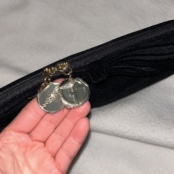 ✨GIORGIO ARMANI BRAND NEW MAKEUP BAG✨ - Picture 3 of 6